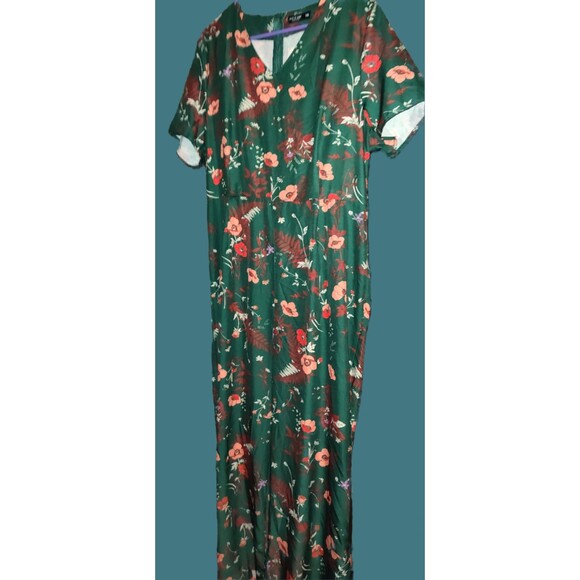 Women's Green Floral Jumpsuit from Shein Curve - Picture 3 of 5